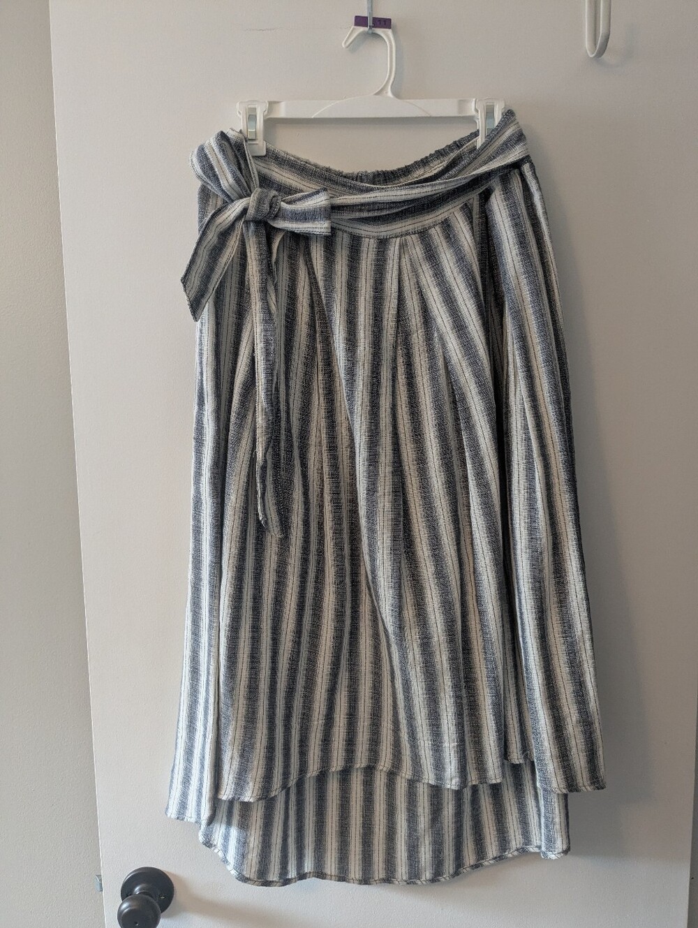Max Studio Navy White Stripe Midi Skirt Medium